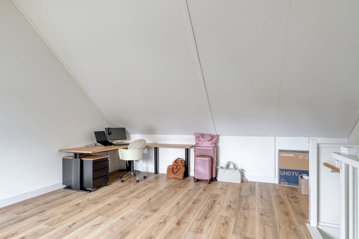 Tussenwoning te koop: Tinbergenplantsoen 37, Zaltbommel