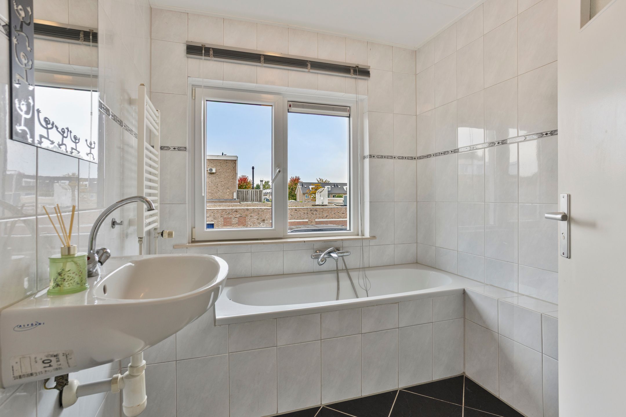 Photo 21 of Adelaertstraat 13
