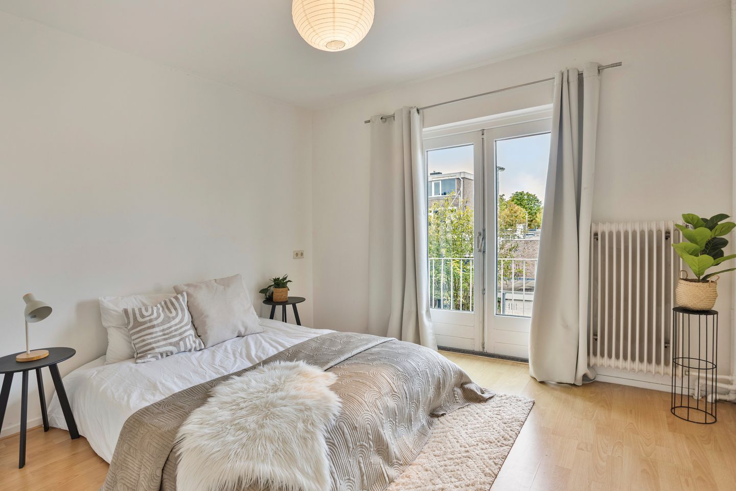 Photo 19 of Adelaertstraat 13