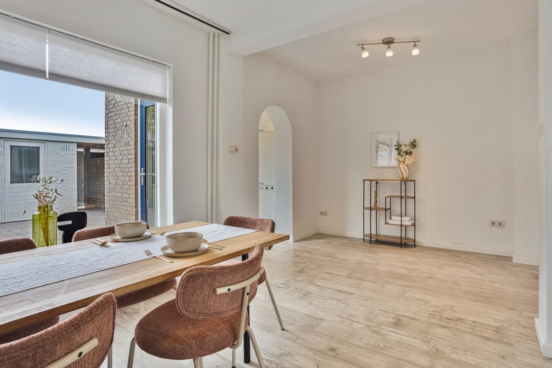 Photo 13 of Adelaertstraat 13