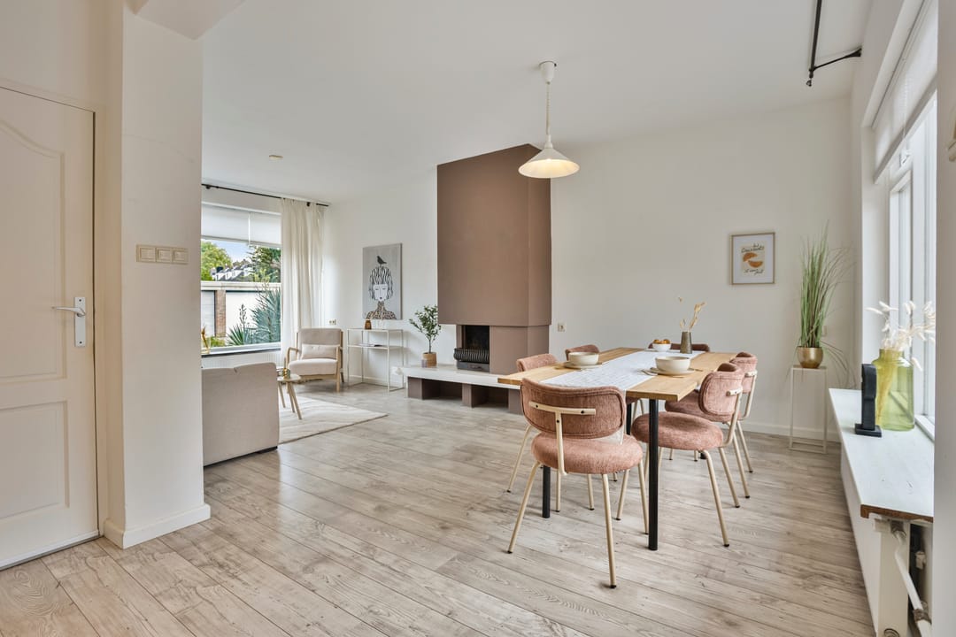 Photo 11 of Adelaertstraat 13