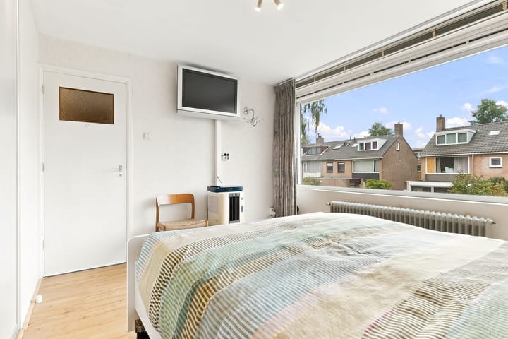 Tussenwoning te koop: P.C. Hooftlaan 30, Uithoorn