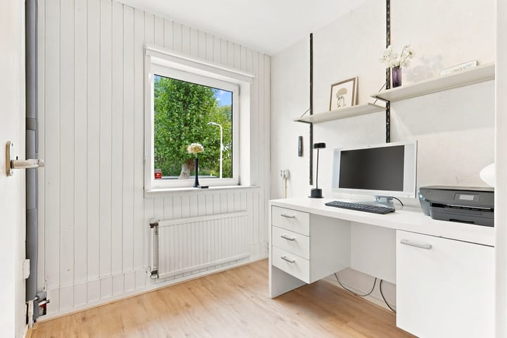 Tussenwoning te koop: P.C. Hooftlaan 30, Uithoorn