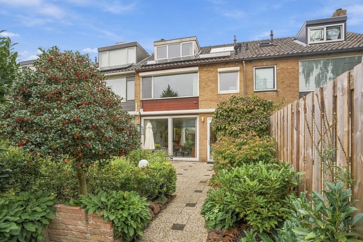 Tussenwoning te koop: P.C. Hooftlaan 30, Uithoorn