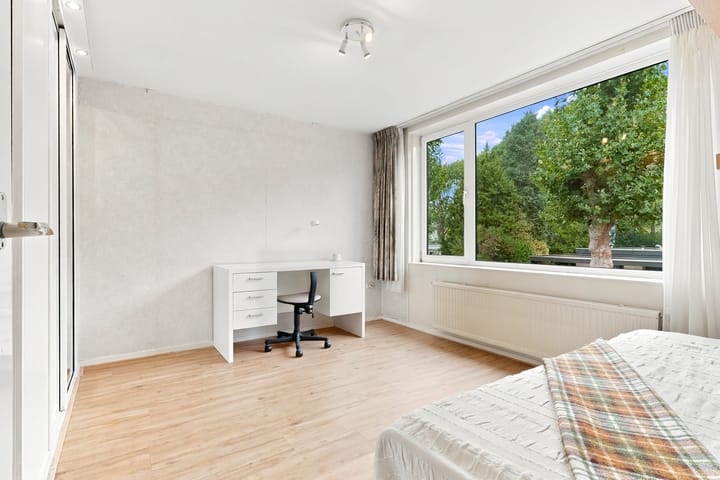 Tussenwoning te koop: P.C. Hooftlaan 30, Uithoorn
