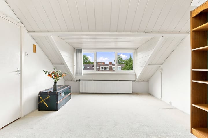 Tussenwoning te koop: P.C. Hooftlaan 30, Uithoorn