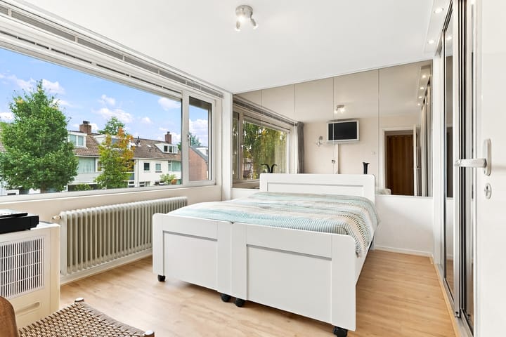 Tussenwoning te koop: P.C. Hooftlaan 30, Uithoorn