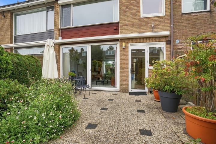 Tussenwoning te koop: P.C. Hooftlaan 30, Uithoorn
