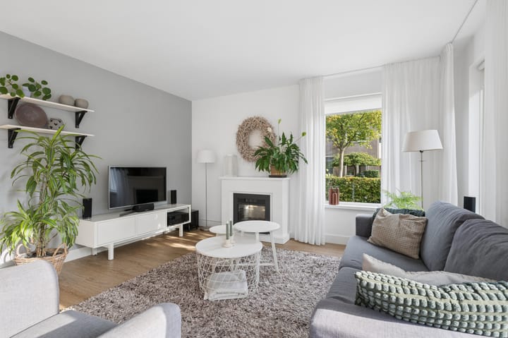 Twee-onder-één-kap te koop: Corlaerstraat 17, Nijkerk