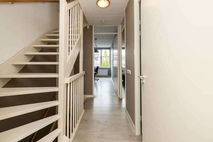 Tussenwoning te koop: Van Bergenhenegouwenlaan 3, Poeldijk