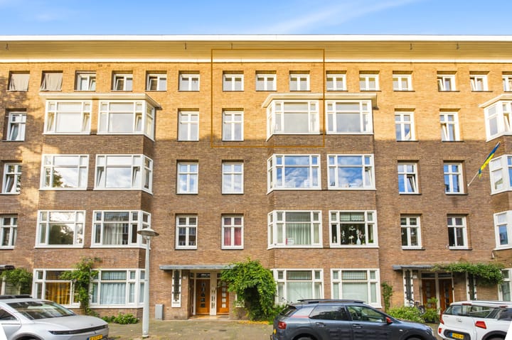 Photo 4 of Lanseloetstraat 29-3