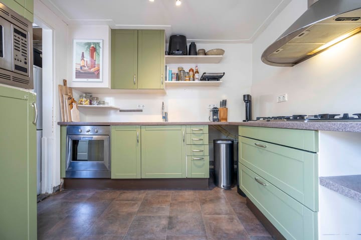 Tussenwoning te koop: Jan Maurits van Nassaustraat 12, Tilburg