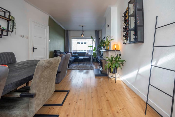Tussenwoning te koop: Jan Maurits van Nassaustraat 12, Tilburg