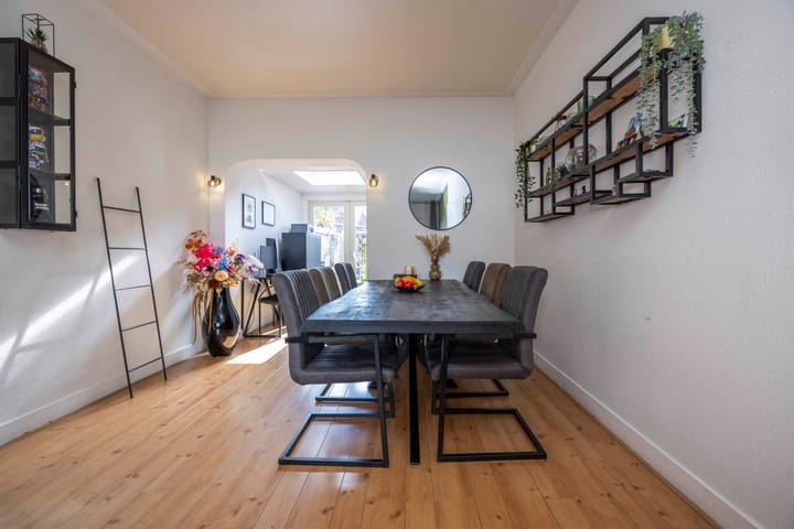Tussenwoning te koop: Jan Maurits van Nassaustraat 12, Tilburg