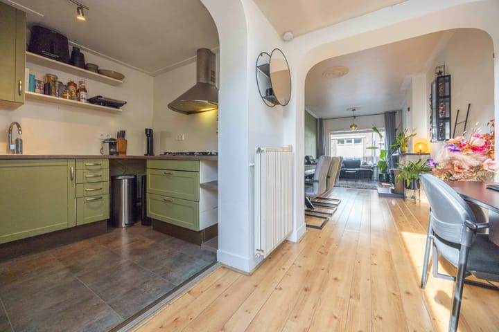 Tussenwoning te koop: Jan Maurits van Nassaustraat 12, Tilburg