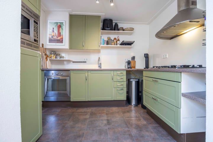 Tussenwoning te koop: Jan Maurits van Nassaustraat 12, Tilburg