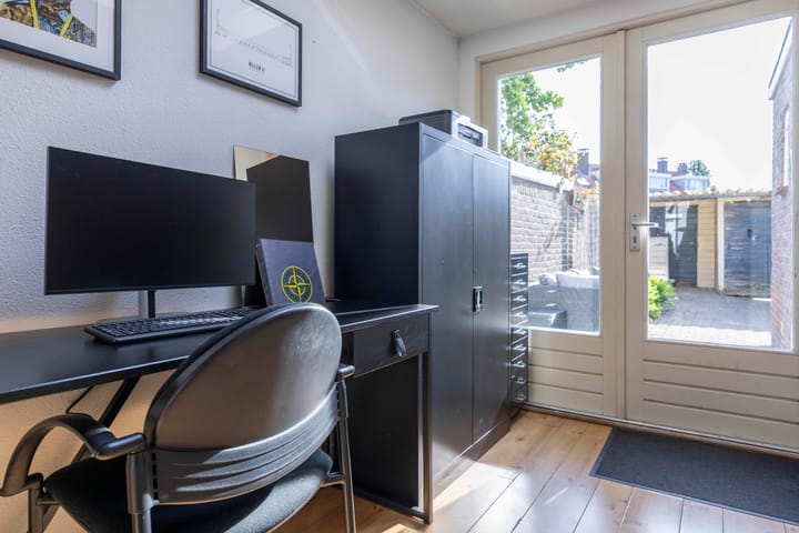 Tussenwoning te koop: Jan Maurits van Nassaustraat 12, Tilburg