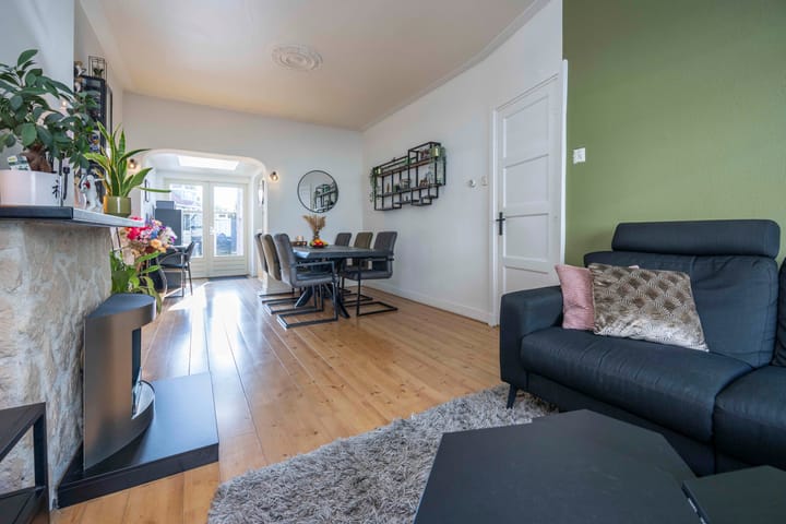 Tussenwoning te koop: Jan Maurits van Nassaustraat 12, Tilburg
