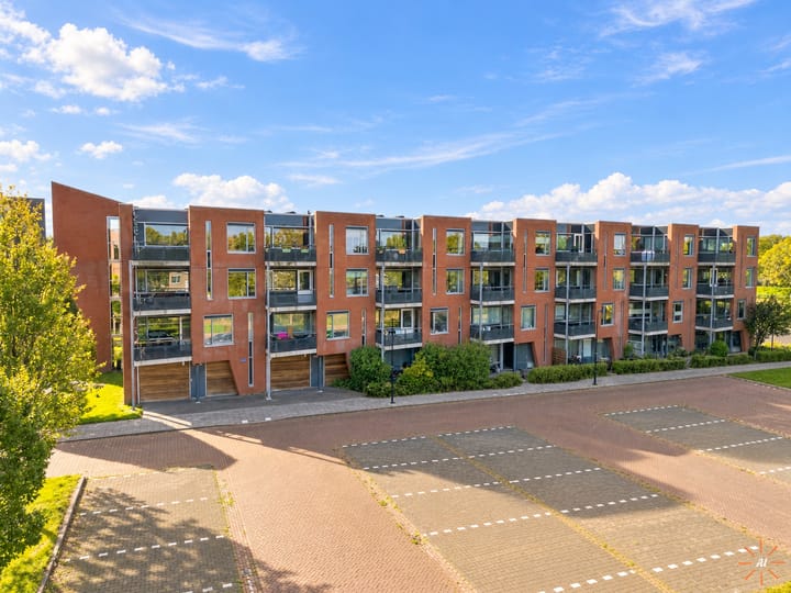 Appartement te koop: Tjaarlingermeer 64, Heerhugowaard