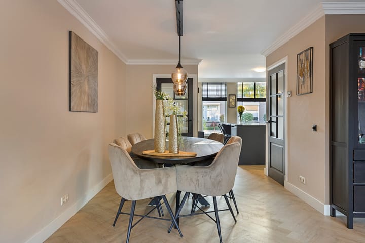 Hoekwoning te koop: Burgemeester van Heesbeenstraat 36, Vlijmen