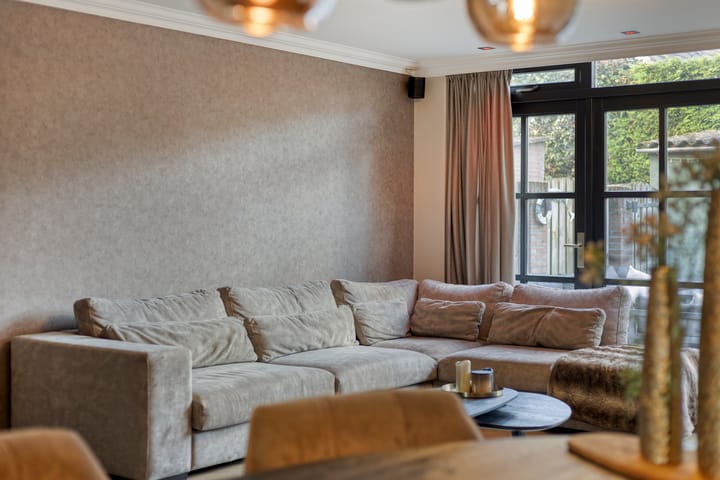 Hoekwoning te koop: Burgemeester van Heesbeenstraat 36, Vlijmen