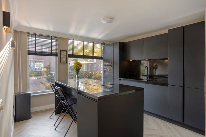 Hoekwoning te koop: Burgemeester van Heesbeenstraat 36, Vlijmen