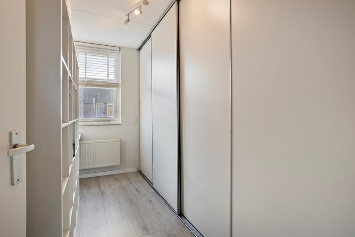 Hoekwoning te koop: Burgemeester van Heesbeenstraat 36, Vlijmen