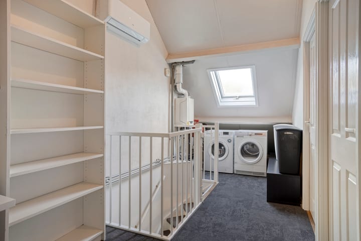 Hoekwoning te koop: Burgemeester van Heesbeenstraat 36, Vlijmen