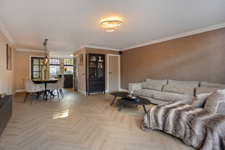 Hoekwoning te koop: Burgemeester van Heesbeenstraat 36, Vlijmen