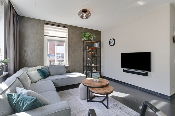 Twee-onder-één-kap te koop: Brummelhof 35, Azewijn