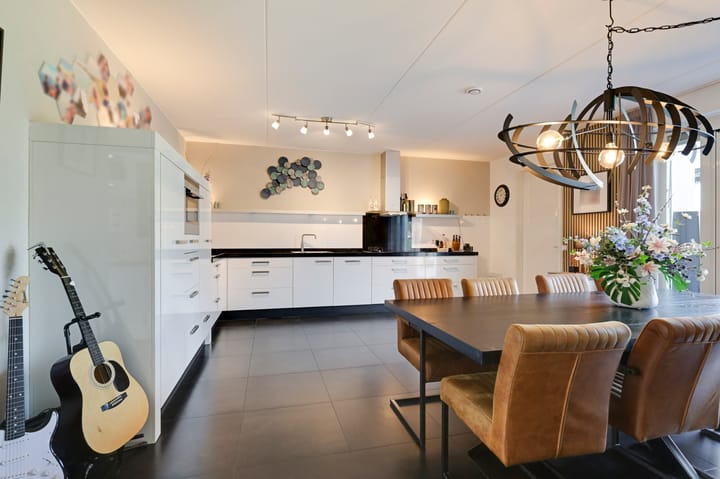 Twee-onder-één-kap te koop: Brummelhof 35, Azewijn