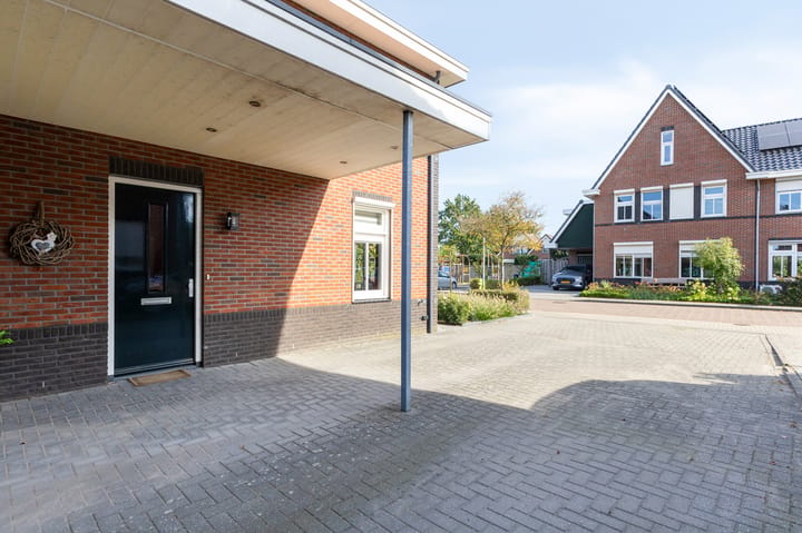 Twee-onder-één-kap te koop: Brummelhof 35, Azewijn