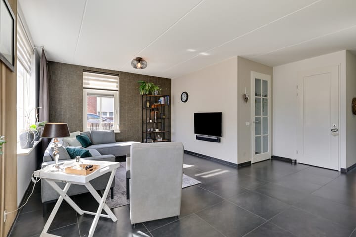 Twee-onder-één-kap te koop: Brummelhof 35, Azewijn