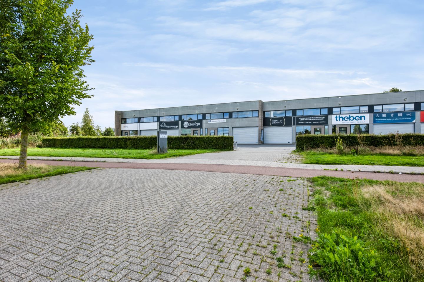 View photo 2 of Laan van de Leeuw 46