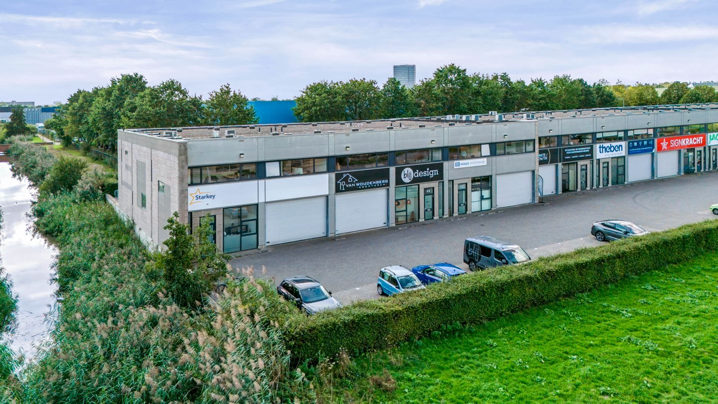 View photo 1 of Laan van de Leeuw 46