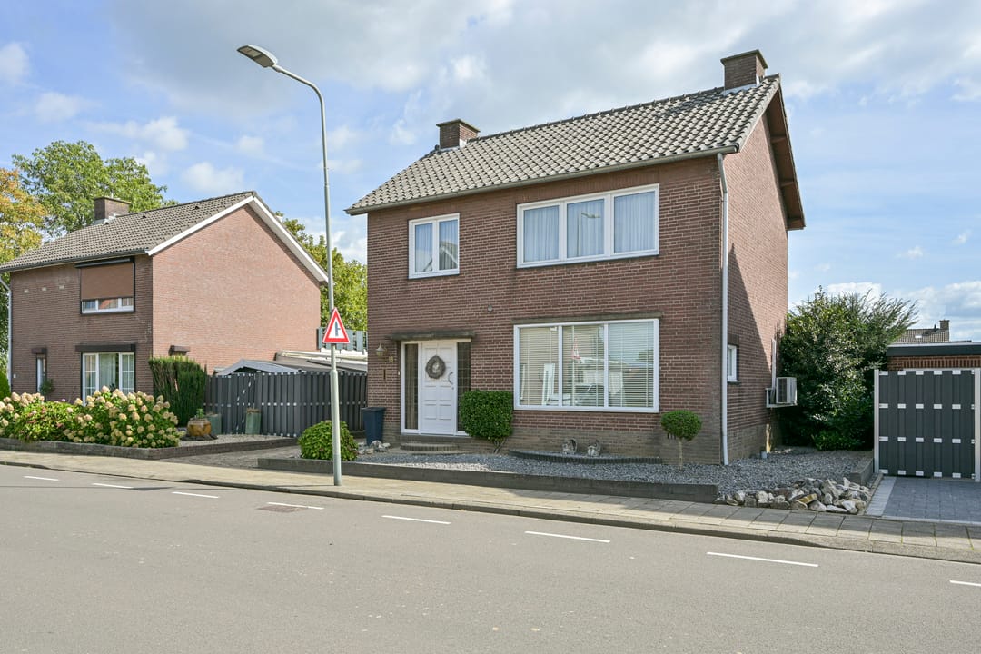 Photo 8 of Jan Petersstraat 18