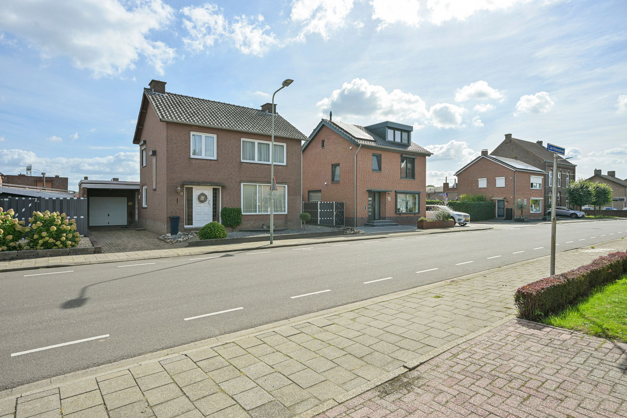 Photo 6 of Jan Petersstraat 18