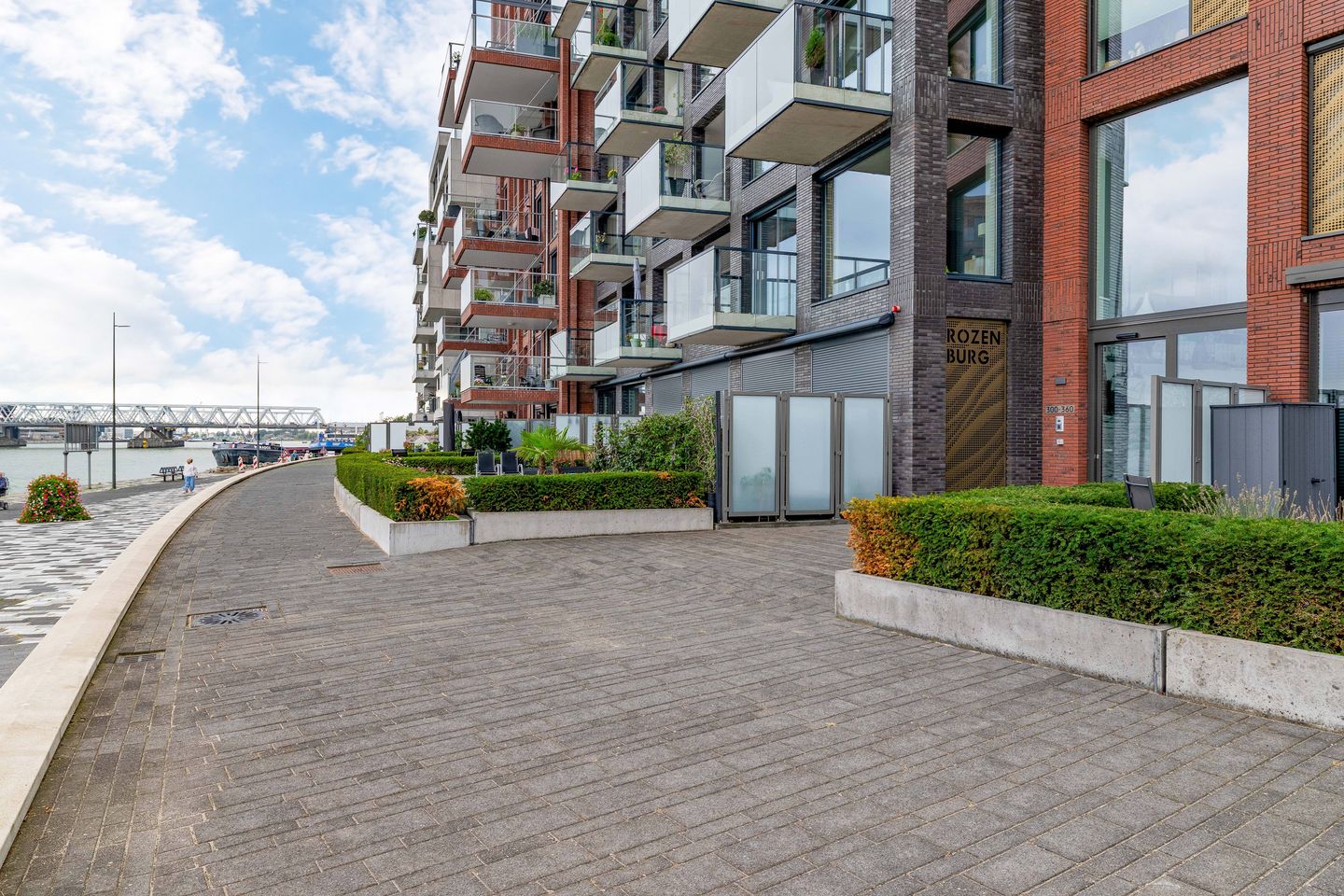 Photo 10 of Euryzakade 341