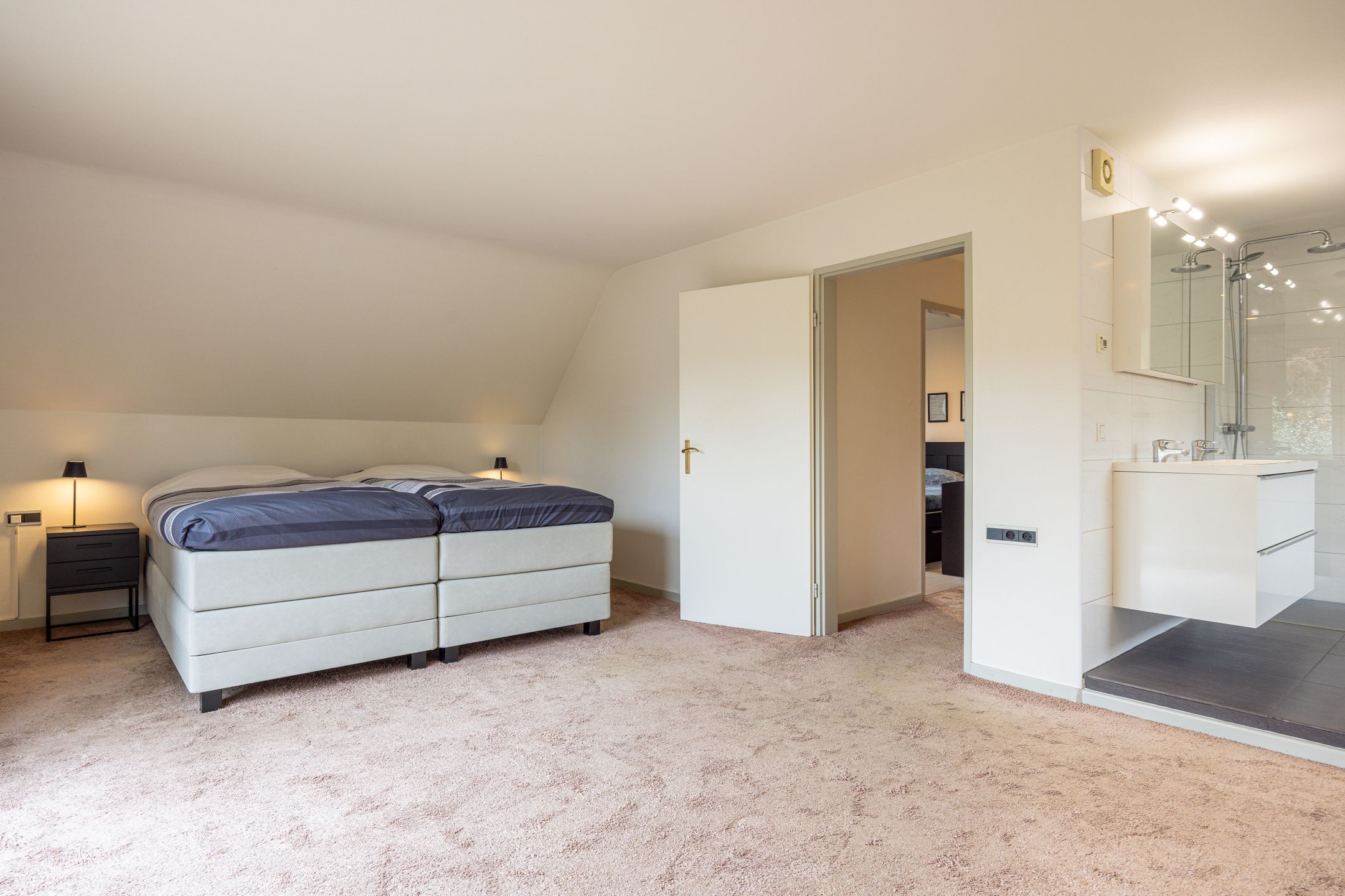Photo 36 of Bernard Pothaststraat 47