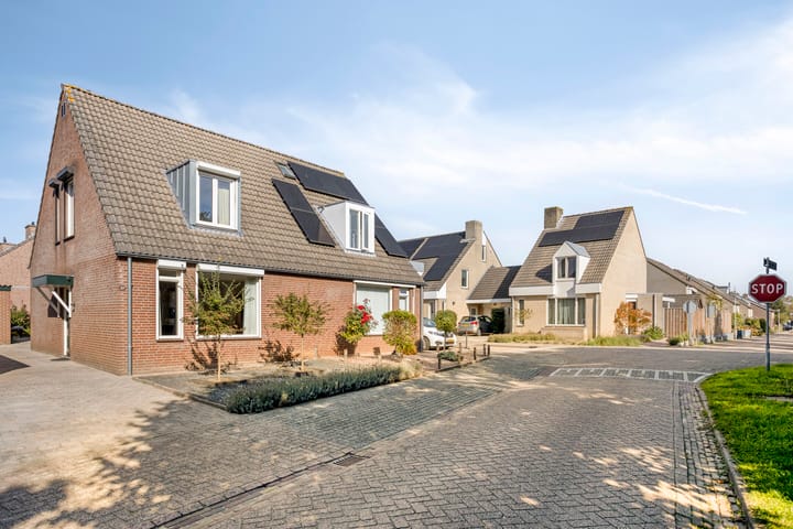Twee-onder-één-kap te koop: Carmelietenstraat-west 21, Boxmeer