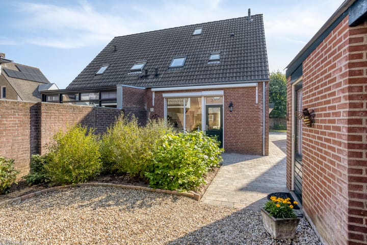 Twee-onder-één-kap te koop: Carmelietenstraat-west 21, Boxmeer