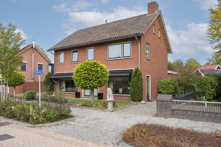 Photo 2 of Thijstraat 8