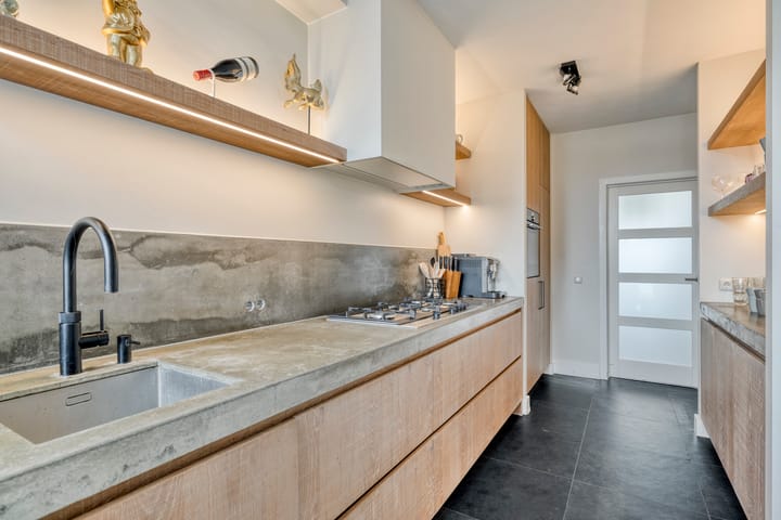 Tussenwoning te koop: Koningin Emmastraat 26, Kaatsheuvel