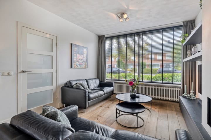 Tussenwoning te koop: Koningin Emmastraat 26, Kaatsheuvel