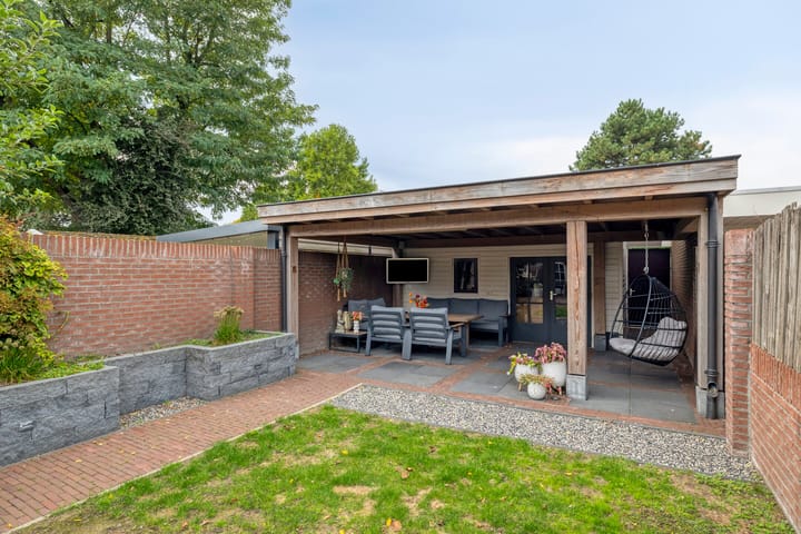Tussenwoning te koop: Koningin Emmastraat 26, Kaatsheuvel