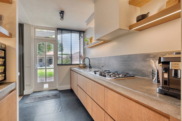 Tussenwoning te koop: Koningin Emmastraat 26, Kaatsheuvel
