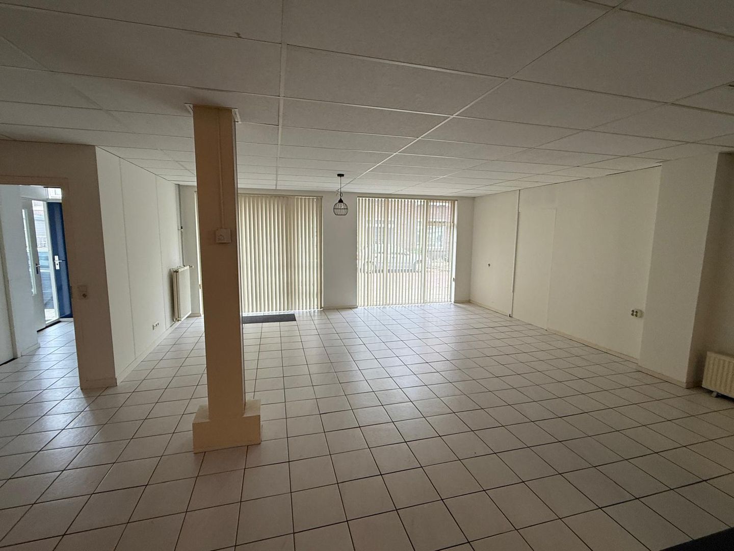 View photo 2 of Leliestraat 42