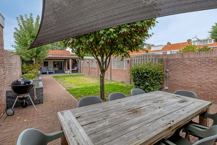 Tussenwoning te koop: Koningin Emmastraat 26, Kaatsheuvel