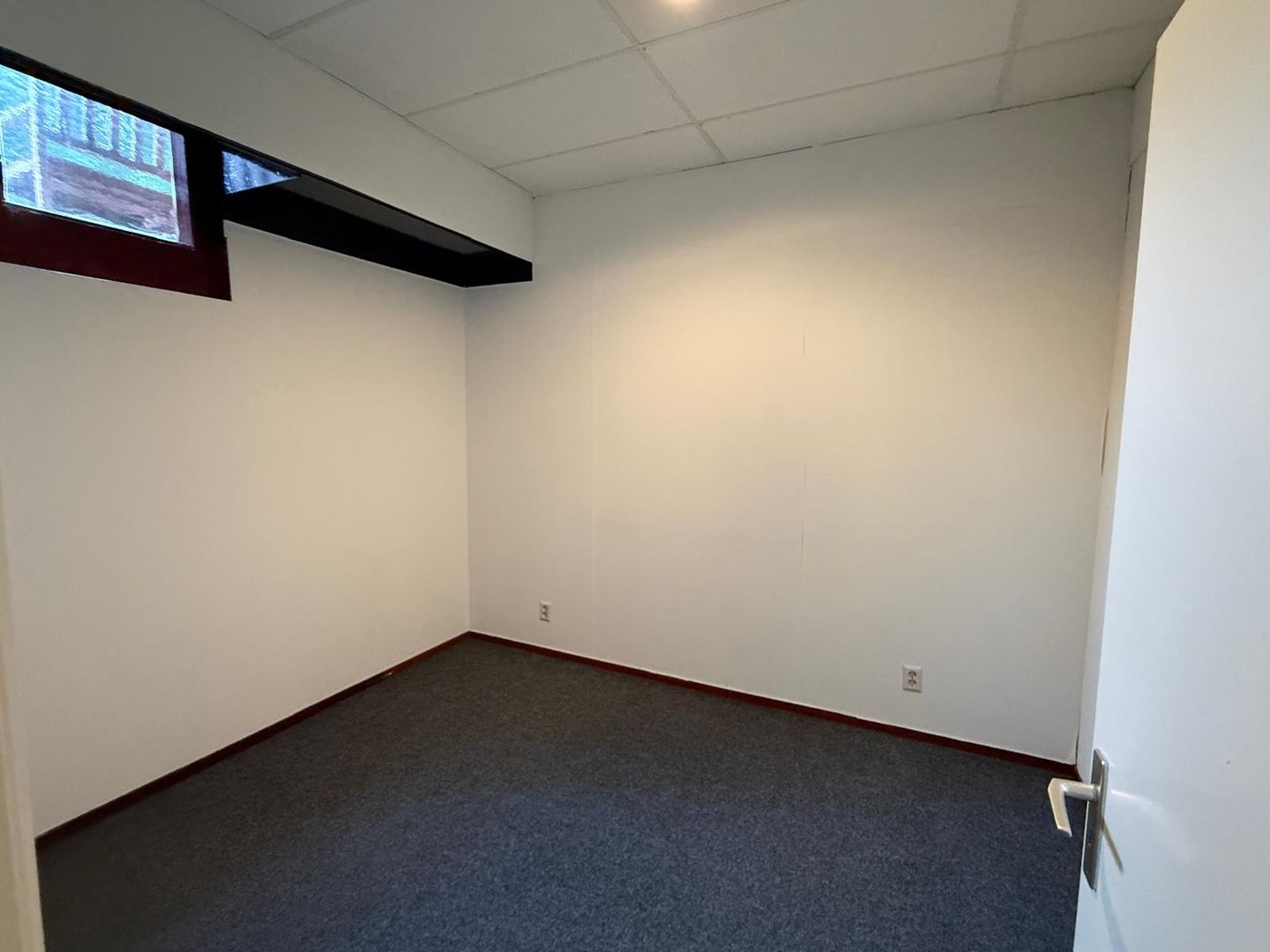 View photo 4 of Leliestraat 42