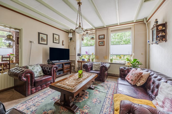 Vrijstaande woning te koop: Molendijk 50, Dinteloord